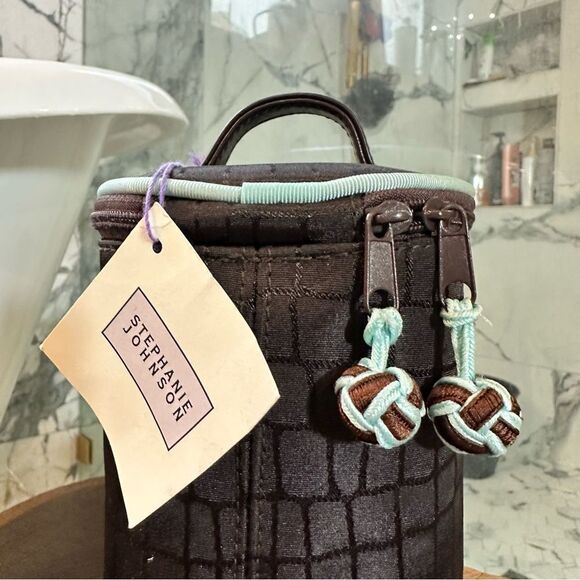 NWT Stephanie Johnson Toiletry Bag reusable container shampoo conditioner - Picture 4 of 11